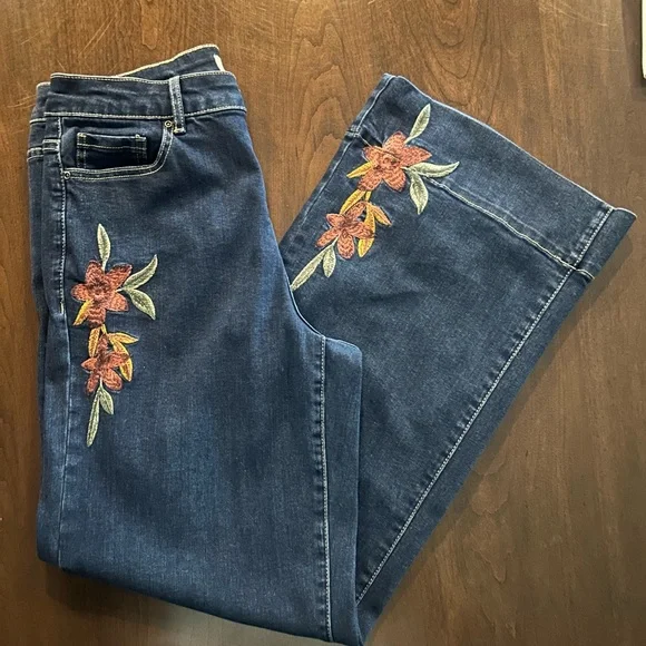 Charlie B Blue Floral Embroidered Jeans - Picture 1 of 8